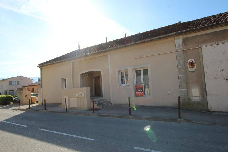 Appartement t1bis  centre village rez de chaussee  ...