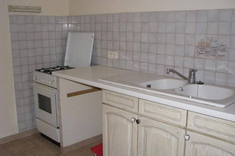 Appartement t1bis  centre village rez de chaussee  ...