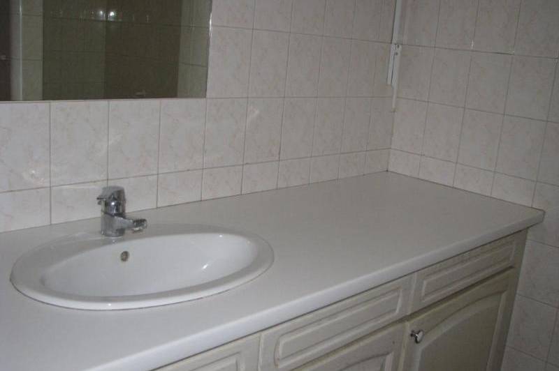 Appartement t1bis  centre village rez de chaussee  ...