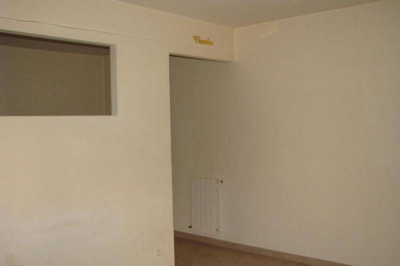 Appartement t1bis  centre village rez de chaussee  ...