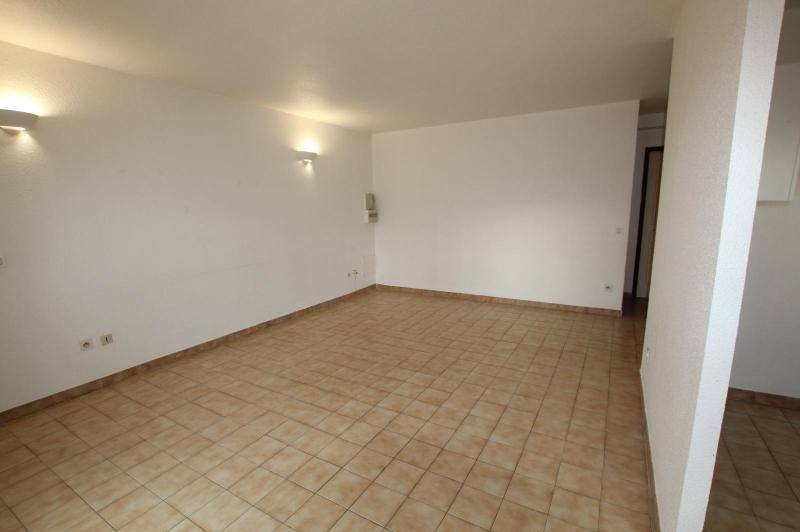 Appartement t2 dans rÉsidence sÉcurisÉe avec parking et  ...