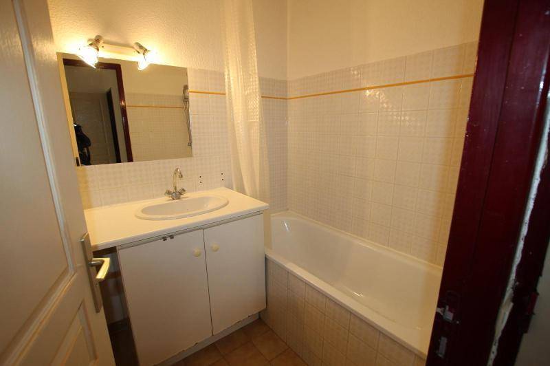 Appartement t2 dans rÉsidence sÉcurisÉe avec parking et  ...
