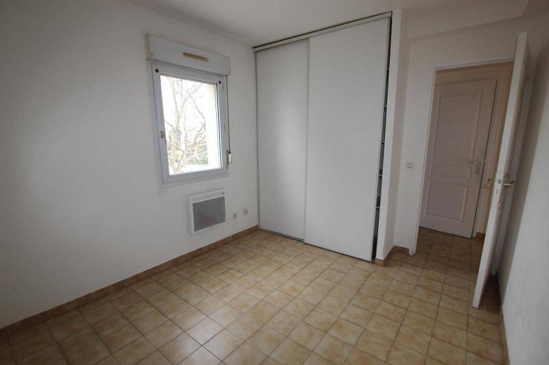 Appartement t2 dans residence securisee - parking -  ...