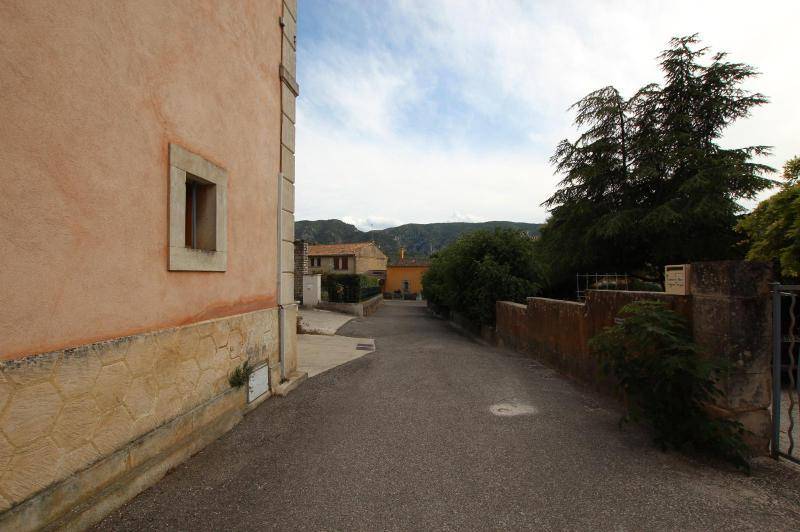 Maison de village mitoyenne - quartier calme -  ...