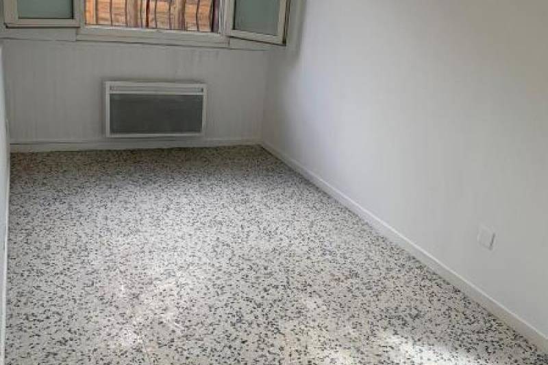 Appartement t3 en rdc avec terrasse privative, garage  ...
