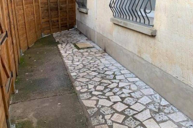 Appartement t3 en rdc avec terrasse privative, garage  ...