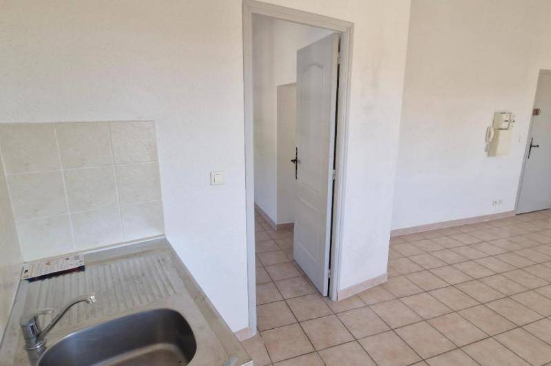 Appartement t2- calme - belle hauteur sous plafond  ...