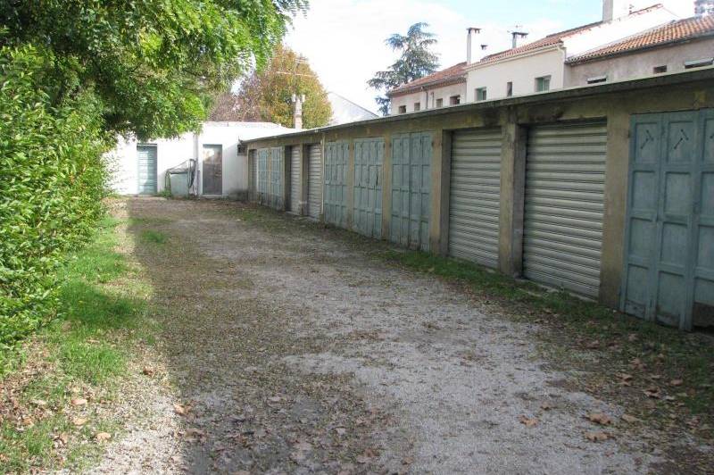 Garage - garage n° 12
secteur derrière intermarché

ges04050044-280. 
  ...