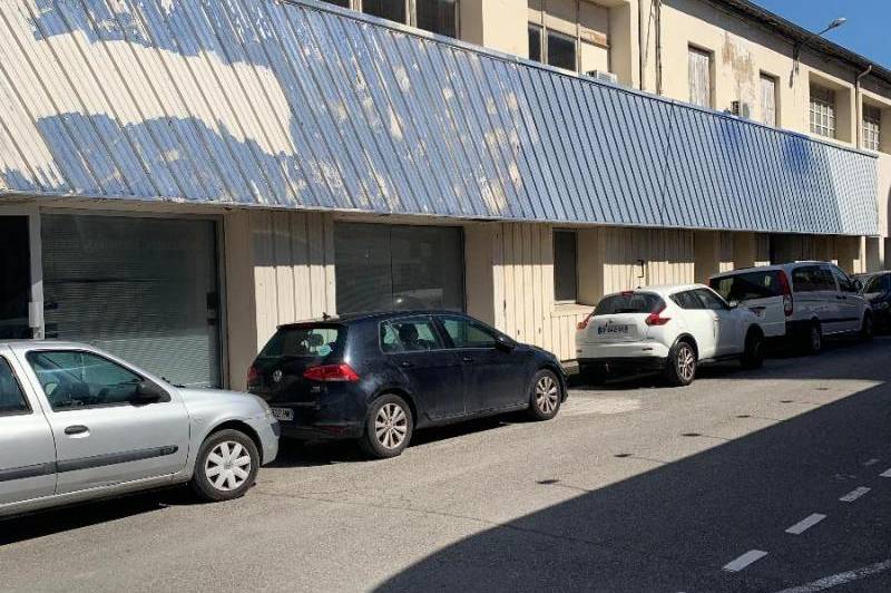 Grand local 345m² proche centre ville- clim -  ...