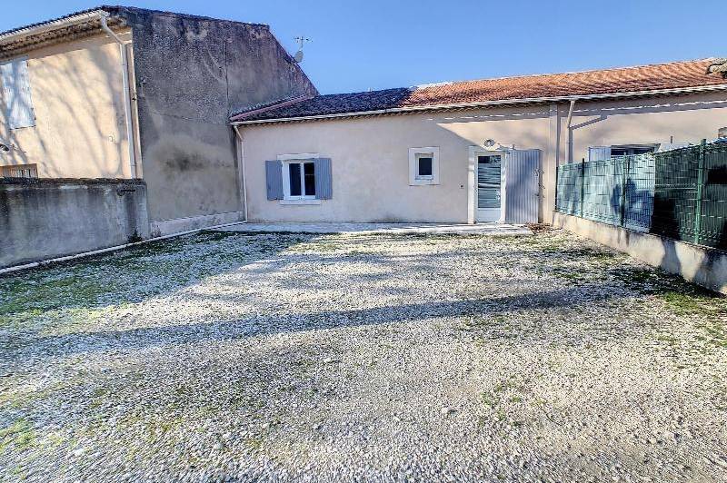 Maison mitoyenne - jardin clos de 300 m²  ...