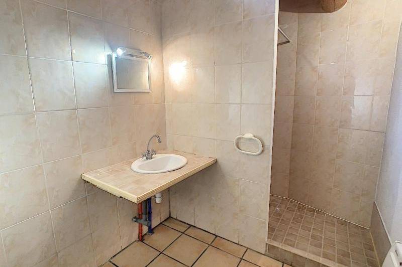 Appartement t3 en rez-de-chaussÉe - cour cloturÉe -  ...