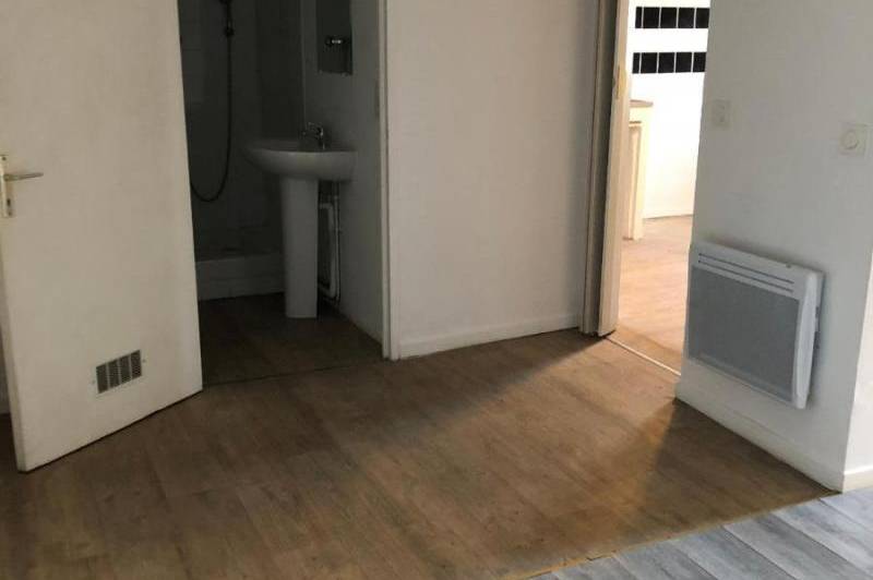 Appartement t1 - rez-de-chaussee - parking gratuit juste  ...