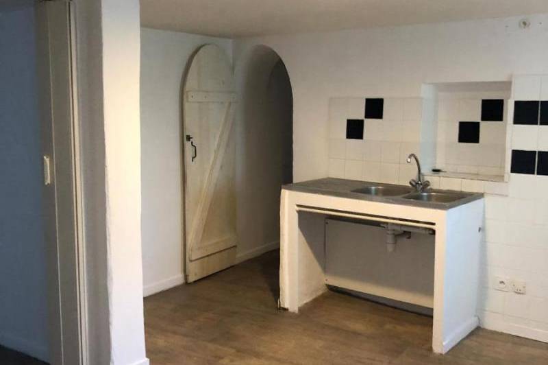 Appartement t1 - rez-de-chaussee - parking gratuit juste  ...