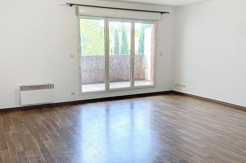 T2 bis au 1er etage avec ascenseur dans  ...