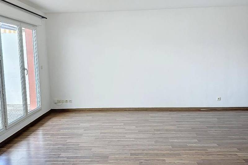T2 bis au 1er etage avec ascenseur dans  ...