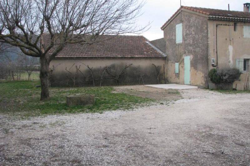 Appartement dans un mas avec terrain de 300m²  ...