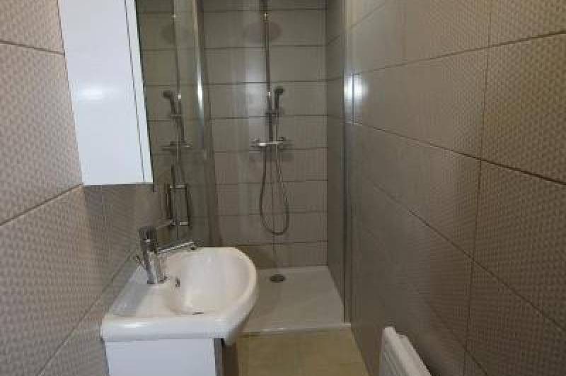 Appartement renove - climatisation - cour cloturee -  ...
