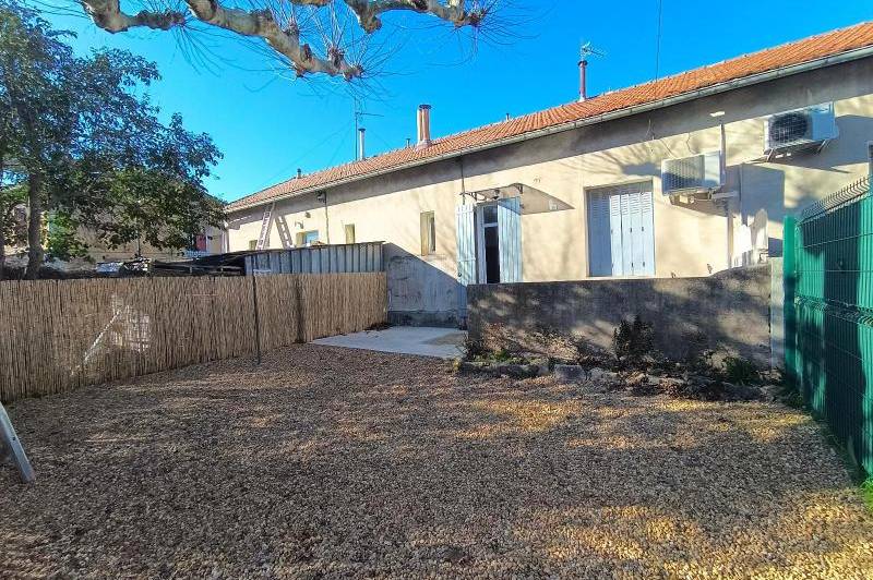 Appartement renove - climatisation - cour cloturee -  ...