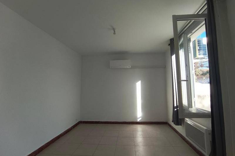 Appartement renove - climatisation - cour cloturee -  ...