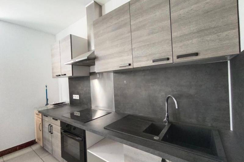Appartement renove - climatisation - cour cloturee -  ...