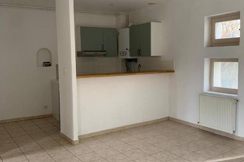 Appartement t3 centre ville avec balcon et parking  ...