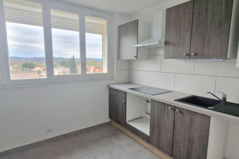 Appartement t1- proche intermarche - cave - balcon  ...