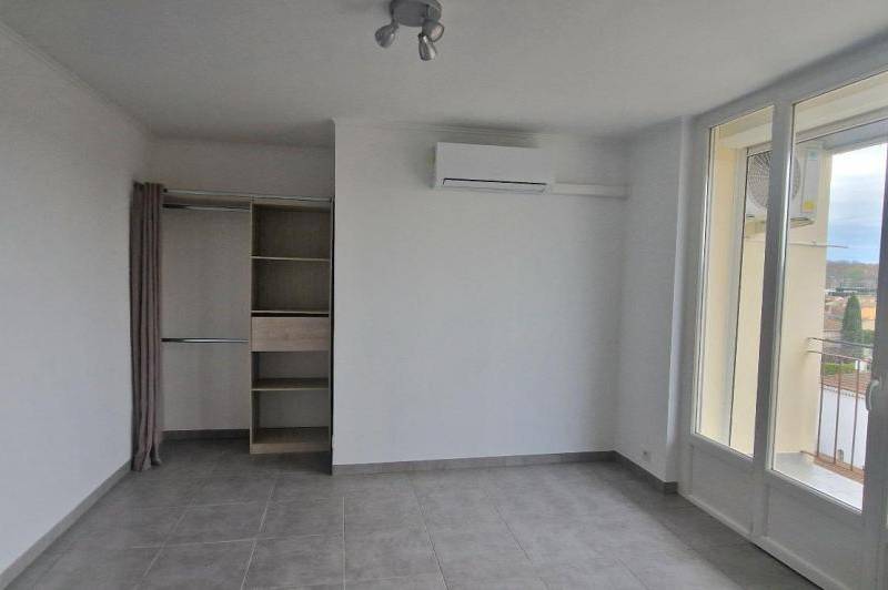 Appartement t1- proche intermarche - cave - balcon  ...