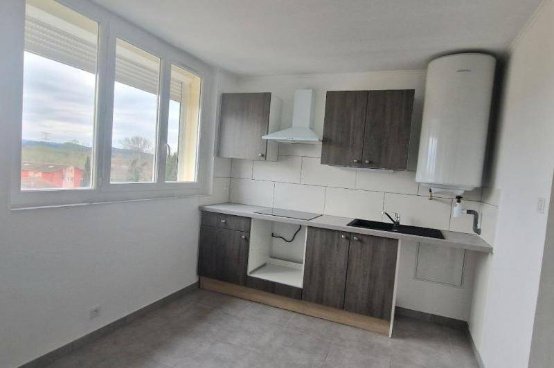 Appartement t1- proche intermarche - cave - balcon  ...