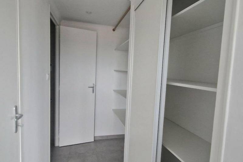 Appartement t1- proche intermarche - cave - balcon  ...
