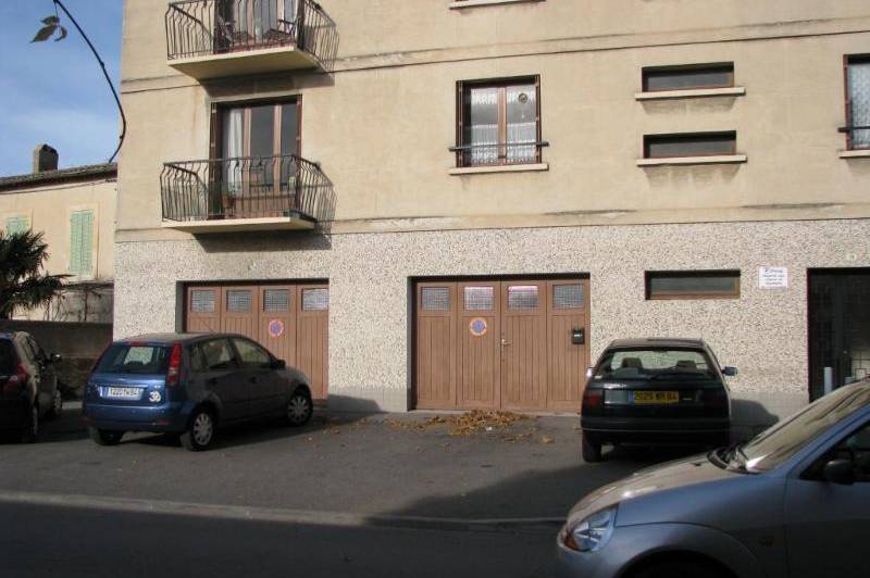 Local / garage - proche centre ville :  ...