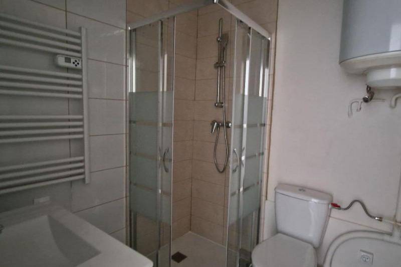 Appartement renove - rez-de-chaussee - proche centre ville  ...