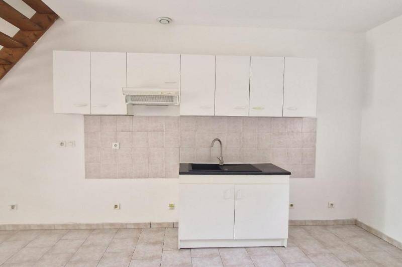 Appartement t3 - cour/jardinet - 2 places de  ...