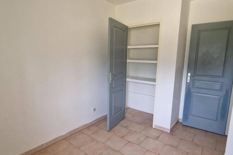 Appartement t3 - cour/jardinet - 2 places de  ...