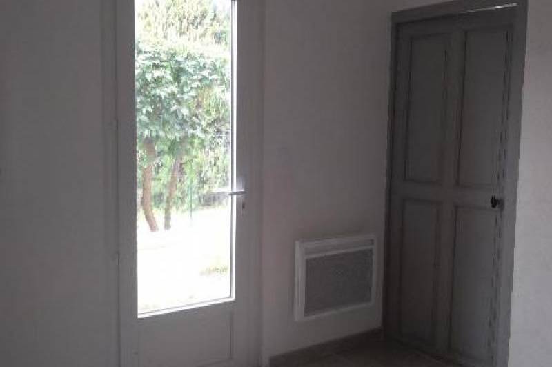 Appartement  t2 - jardinet clos - entree  ...