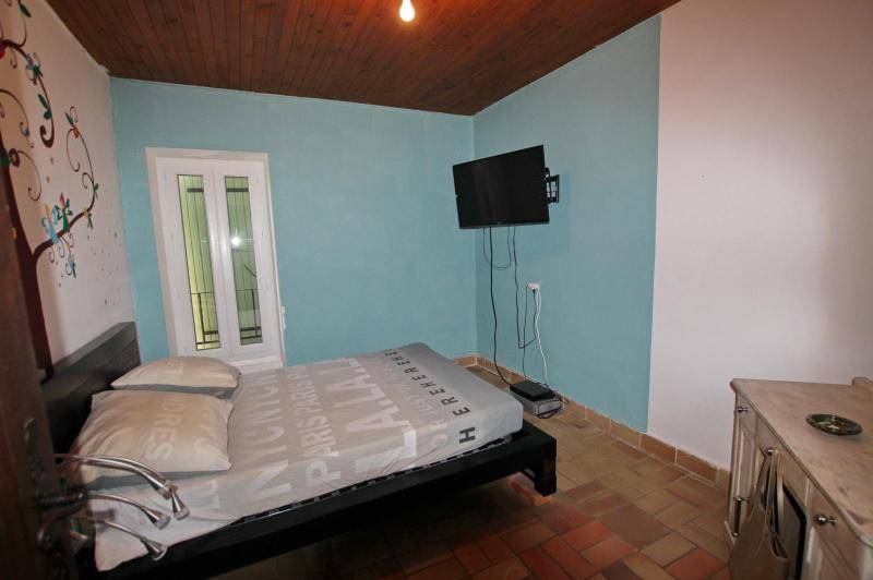 Maison de campagne atypique avec cour cloturee -  ...