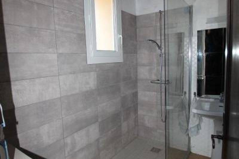 Maison de campagne atypique avec cour cloturee -  ...