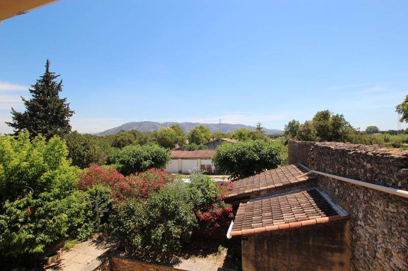 Maison de campagne atypique avec cour cloturee -  ...