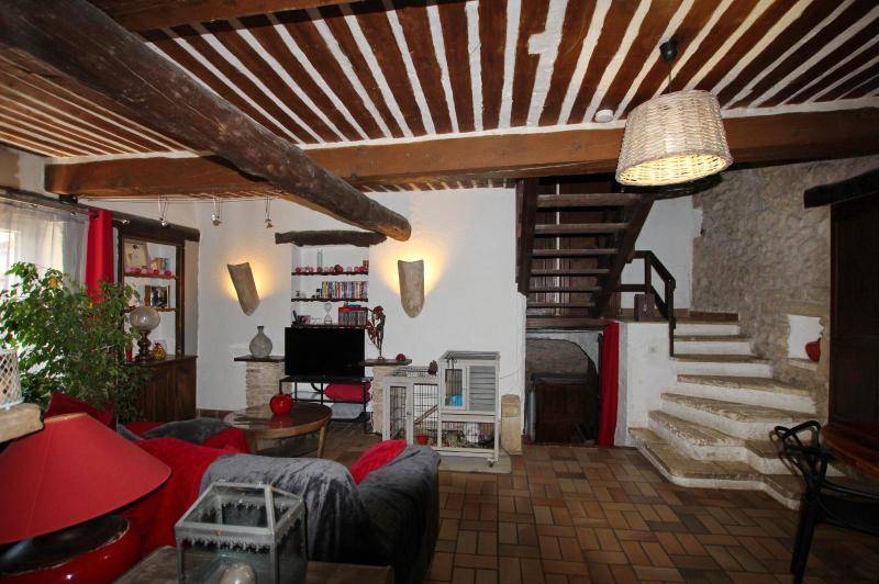 Maison de campagne atypique avec cour cloturee -  ...
