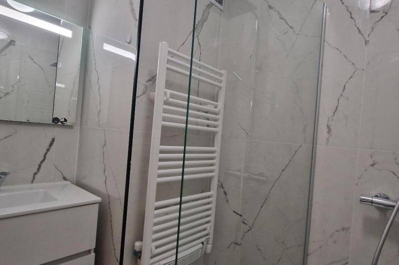 Appartement renove - ascenseur -  climatisations -  ...