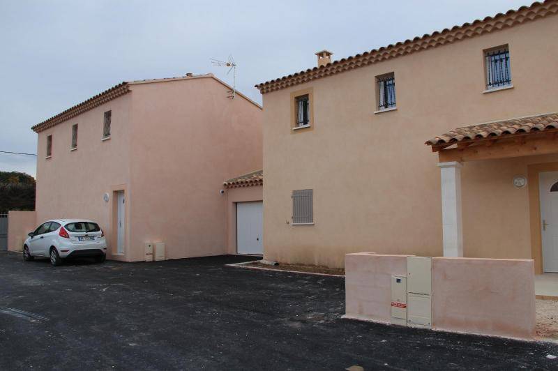 Villa avec jardin clos - garage - terrasse  ...