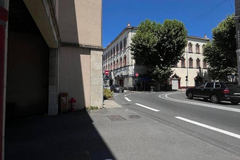 Garage fermÉ en centre ville dans résidence sécurisée  ...