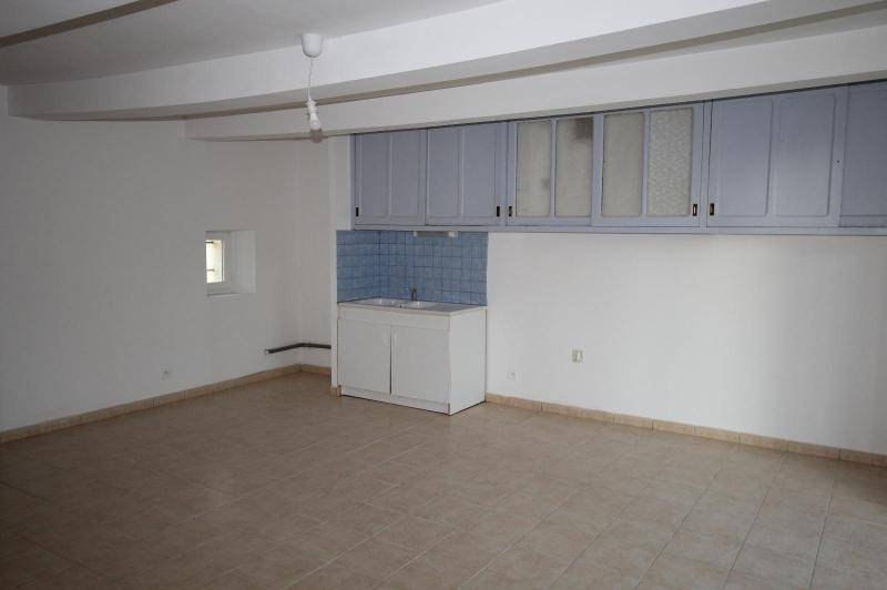 Appartement dans mas - garage - cour cloturee  ...