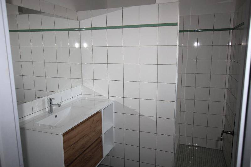 Appartement dans mas - garage - cour cloturee  ...