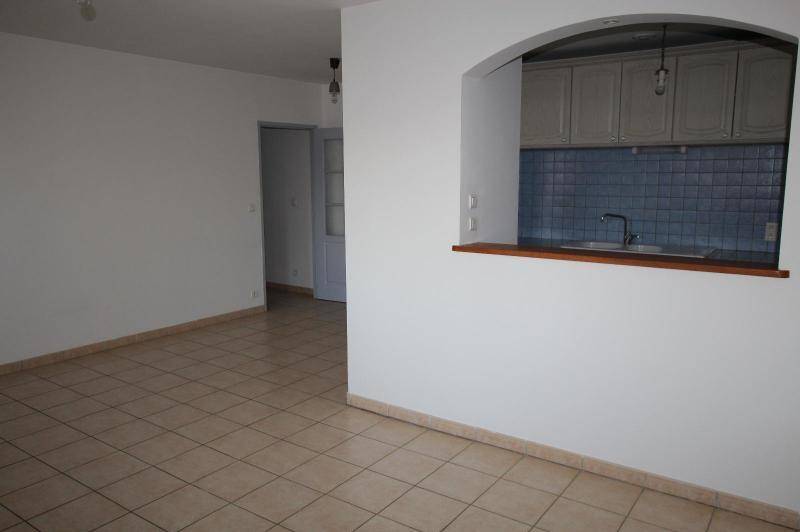 Appartement dans mas - garage - cour cloturee  ...