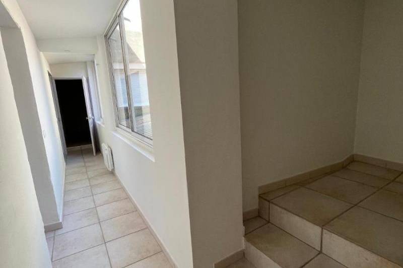 Appartement au 2eme etage d'un immeuble en centre  ...