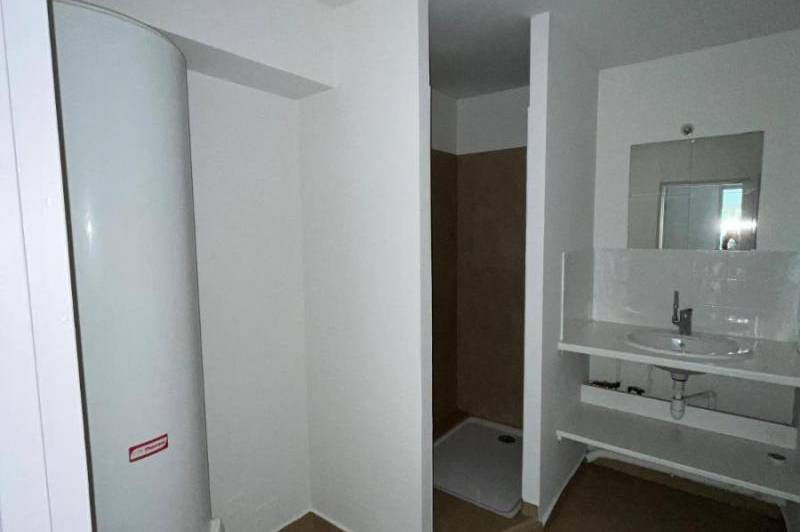Appartement au 2eme etage d'un immeuble en centre  ...
