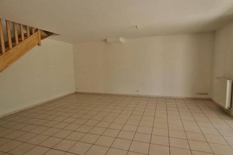 Villa avec jardin clos - garage - terrasse  ...
