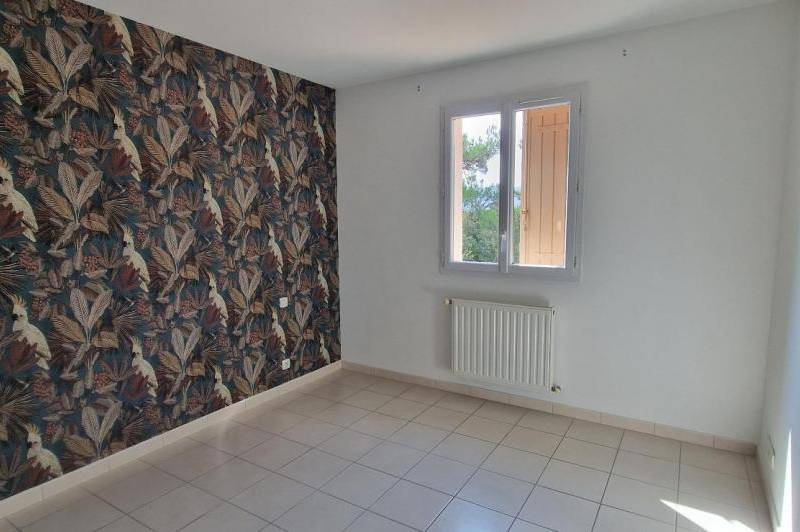 Villa avec jardin clos - garage - terrasse  ...