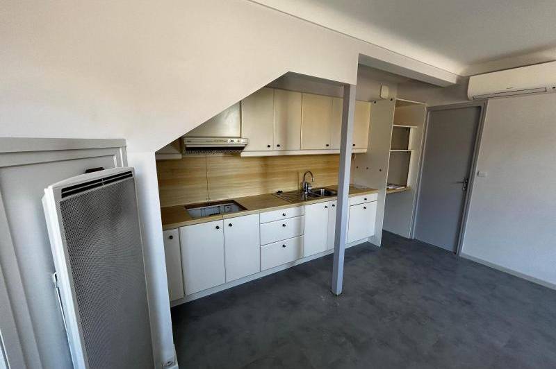 Maison de village sur 2 niveaux - maison  ...