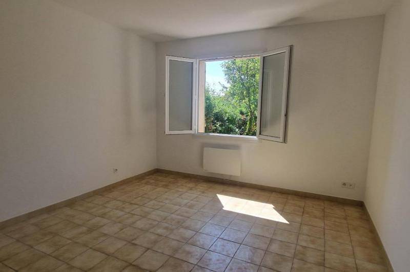 Maison avec jardin + garage  + climatisation  ...